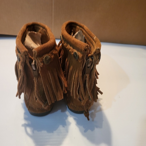 Vintage Minnetonka Ladies size 6.5 Fringe Suede Moccasins Concho Boots - Picture 7 of 8